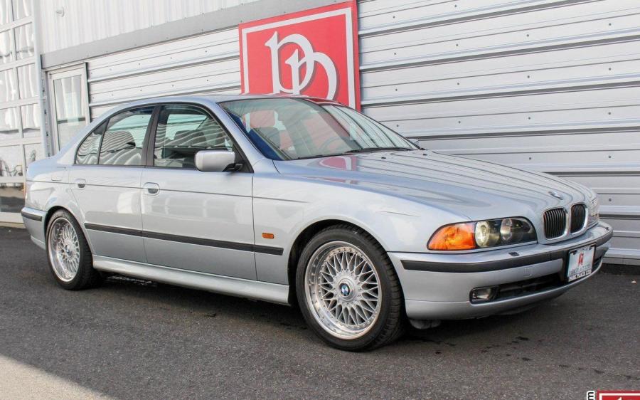 BMW 540i Sedan (E39) '1998